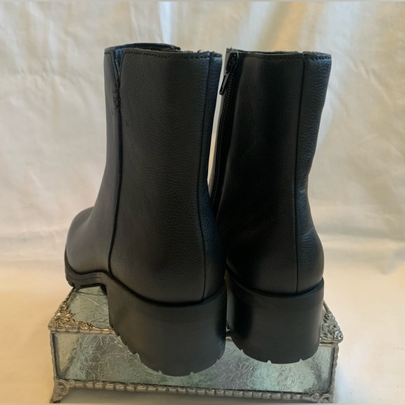 NWOB CROWN VINTAGE BLACK LEATHER ANKLE SIDE-ZIP BOOTS IN SIZE 6M - Picture 4 of 15